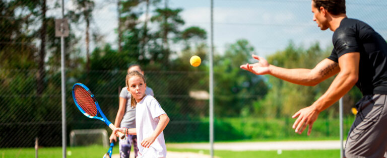 Tennislehrer