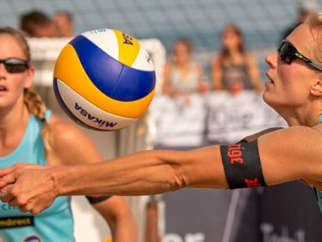 Die Klage der Beachvolleyball-Spielerinnen Behrens/Tillmann auf Schadensersatz wird abgewiesen.