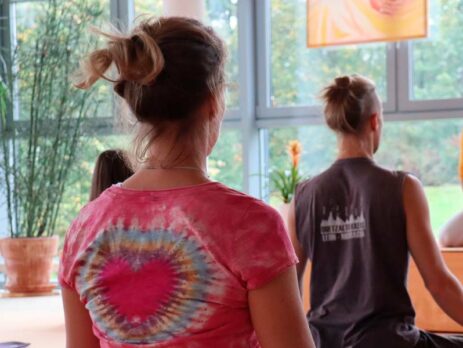 © www.yoga-vidya.de / Yogastunde in Bad Meinberg, Yoga Vidya Ashram